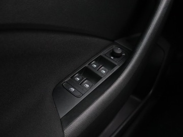 Skoda Kamiq Crossover 1.0 TSI 95KM 2023 Skoda Kamiq 1.0 TSI, Salon Polska, Serwis ASO, zdjęcie 17