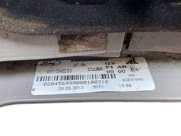 FORD B-MAX 2013 ZADNÍ STRANA PRAVÁ SVĚTLA