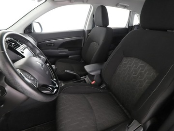 Mitsubishi ASX I SUV Facelifting 2019 2.0 150KM 2019 Mitsubishi ASX Kamera cofania Hak Klimatyzacja, zdjęcie 12