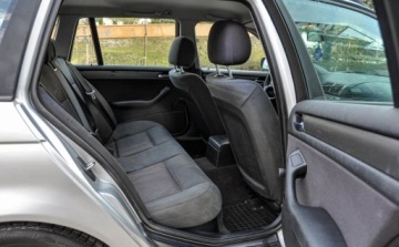 BMW Seria 3 E46 Touring 318 Ci 143KM 2002 BMW Seria 3 2,0 Lift 2.0 Benzyna 143KM, zdjęcie 10