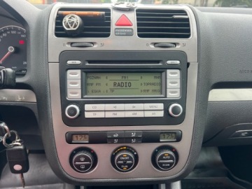 Volkswagen Golf V Hatchback 1.9 TDI 105KM 2007 Volkswagen Golf GT LINE KLIMATYZACJA EL.SZYBY EL.LUSTERKA CENTRALNY ZAMEK, zdjęcie 13