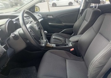 Honda Civic IX Hatchback 5d 1.6 i-DTEC 120KM 2015 Honda Civic Zarejestrowany - bezwypadkowy - 1,6 - 120 KM 1.6 Diesel 120KM, zdjęcie 18