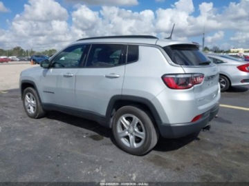 Jeep Compass II 2024 Jeep Compass Latitude 2024 2.0 Benzyna 200KM, zdjęcie 3