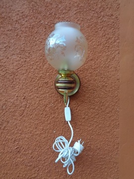 Стильный настенный светильник