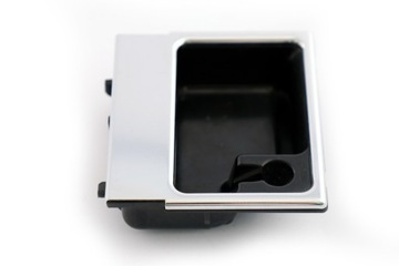 BMW E60 M5 E61 LCI Вставка пепельницы передняя