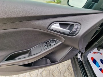 Ford Focus III Hatchback 5d facelifting 1.0 EcoBoost 100KM 2016 Ford Focus 1.0 EcoBoost 101Ps Navi Alu Czarny Sliczny Gwarancja Benzyna, zdjęcie 10