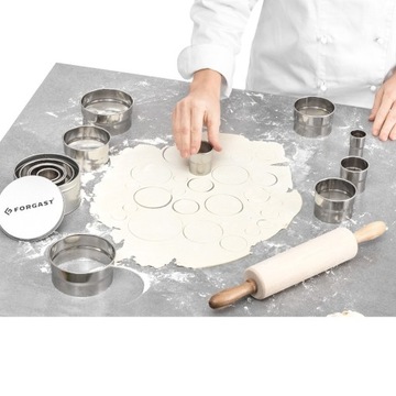 ZESTAW FORM DO WYCINANIA 12 SZT FORGAST FG11235