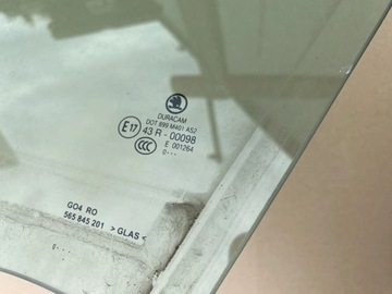 SKLO (OKNO) BOČNÍ PŘEDNÍ LEVÝ DO DVEŘE SKODA KODIAK 565845201