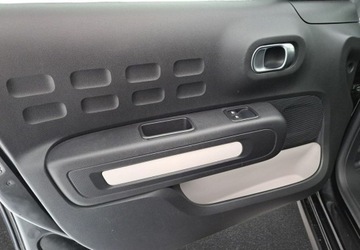 Citroen C3 III Hatchback Facelifting 1.2 PureTech 83KM 2021 Citroen C3 Citroen C3 Zadbany Czerwony Czarny AndroidAuto Klima, zdjęcie 13