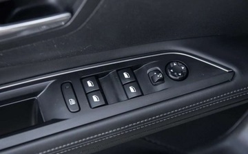 Peugeot 5008 II Crossover 1.6 THP 165KM 2017 Peugeot 5008 1.6T 165Ps Automat Navi Full Ledy Polskora Kamera 360 Radar 7, zdjęcie 18