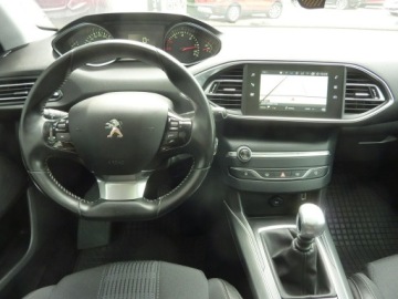 Peugeot 308 II SW Facelifting 1.5 BlueHDI 130KM 2019 Peugeot 308 SW ALLURE*1.5 HDI, zdjęcie 17