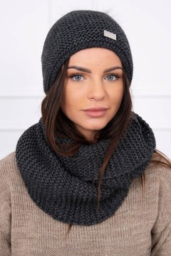 Шапка утепленная полированным шарфом, зимний комплект.