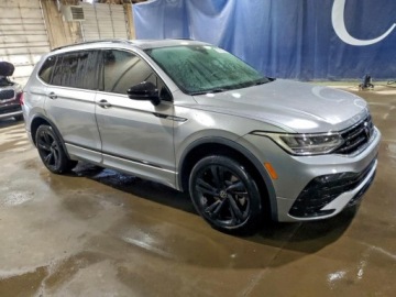 Volkswagen Tiguan II 2023 Volkswagen Tiguan Se R-Line Black 2023 2.0 Benzyna 184KM, zdjęcie 4