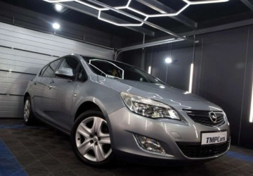 Opel Astra J Hatchback 5d 1.4 Turbo ECOTEC 140KM 2011 Opel Astra 1.4 Benzyna 140 KM Klimatyzacja 5 drzwi 1.4 Benzyna 140KM