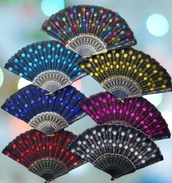 Кружевной веер с пайетками для жаркой погоды