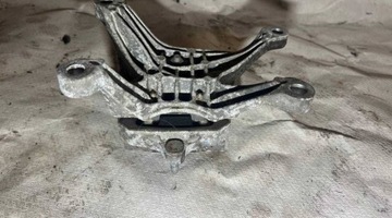 AUDI A4 2.0TFSI ULOŽENÍ 8W0399156