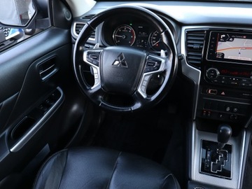 Mitsubishi L200 VI 2.2 Diesel 150KM 2021 Mitsubishi L200 2.2 DI-D, Salon Polska, zdjęcie 6