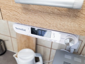 Подвешенное нижнее шар Bluetooth FM. Светодиодный Technisat