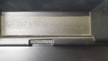 Mercedes E-klasa W207 LISTWA PROGOWA PRAWA