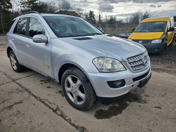 MERCEDES ML W164 SKLO (OKNO) PŘEDNÍ ČELNÍ ORIG. 07 R