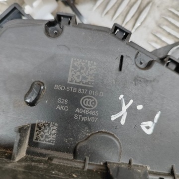 SKODA ENYAQ IV 2023 PŘEDNÍ STRANA LEVÝ VLOŽKY DO ZÁMKU DVEŘE