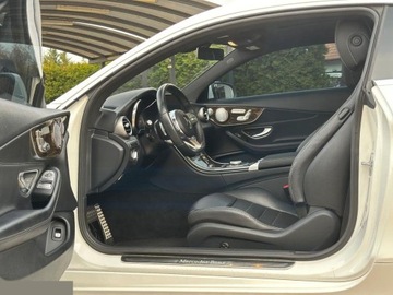 Mercedes Klasa C W205 2019 Mercedes-Benz Klasa C 2.0 16V benzyna 245 KM 2019r, zdjęcie 19
