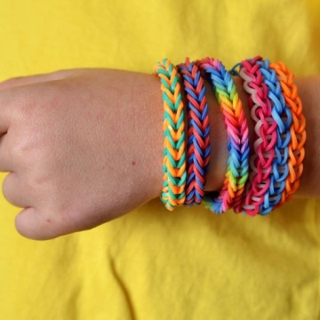 Резинки для изготовления браслетов и украшений. Набор резинок Loom Bands в футляре, 1000 штук