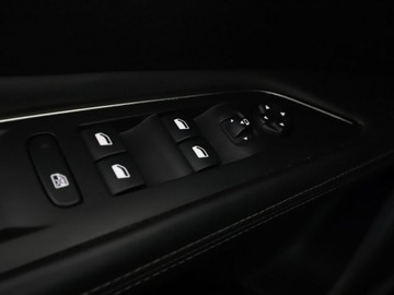 Peugeot 3008 II Crossover 1.6 BlueHDi 120KM 2017 Peugeot 3008 Navi Czujniki parkowania Klimatyzacja, zdjęcie 38
