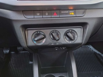 Skoda Fabia III Kombi Facelifting 1.0 TSI 95KM 2021 Skoda Fabia 1.0 TSI 95KM Ambition klimatyzacja Czujniki Salon PLSerwis ASO, zdjęcie 18