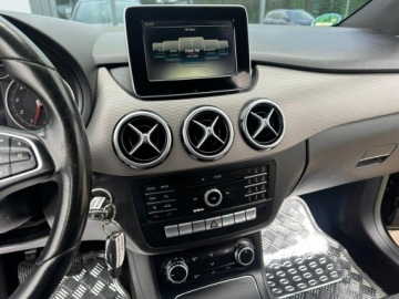 Mercedes Klasa B W246 Sports Tourer Facelifting 1.6 180 BlueEFFICIENCY Edition 122KM 2016 Mercedes B 180 2kp.opon Grzany fotel Czujniki Navi, zdjęcie 20