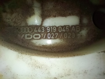 AUDI A6 C4 2.8 SENZOR ÚROVNI PALIVA PLOVÁK 44391
