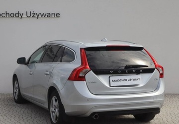Volvo V60 I Kombi Facelifting 2.0 D3 DRIVE-E 150KM 2016 Volvo V60 2.0 150KM SUMMUM 2 Wlasciciel Serwisowany 2.0 Diesel 150KM, zdjęcie 2