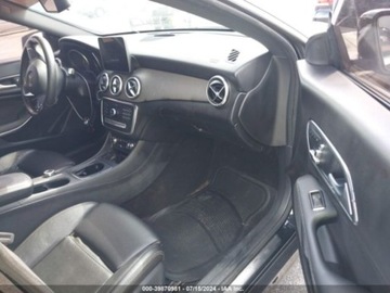 Mercedes CLA C117 2018 Mercedes-Benz CLA 2018 Mercedes-Benz CLA CLA 250 Coupe 2.0 Benzyna 208KM, zdjęcie 4