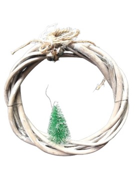 Zawieszka świąteczna z wikliny choinka na kole Prezent