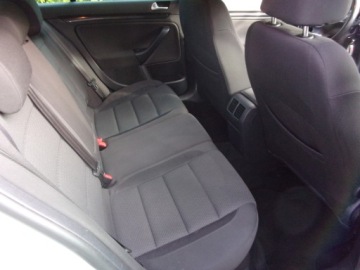 Volkswagen Golf VI Variant 1.6 TDI-CR DPF BlueMotion 105KM 2010 Volkswagen Golf Automat Bluemotion, zdjęcie 20