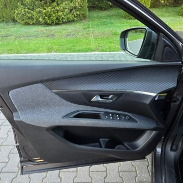 Peugeot 5008 II Crossover Facelifting 1.2 PureTech 130KM 2021 Peugeot 5008 II 1.2 Benzyna 130KM 7 foteli, Serwis, zdjęcie 27