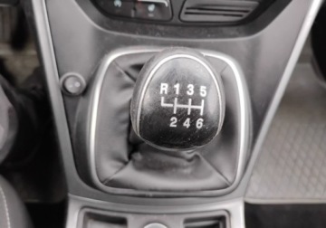 Ford Kuga II SUV Facelifting 1.5 EcoBoost 150KM 2017 Ford Kuga 2017r, 1.5 Benzyna. Uszkodzony prawy przod. Jezdzi. 1.5 Benzyna, zdjęcie 17