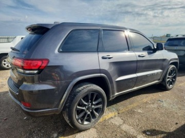 Jeep Grand Cherokee IV 2021 Jeep Grand Cherokee Laredo 2021 3.6l 3.6 Benzyna 293KM, zdjęcie 3