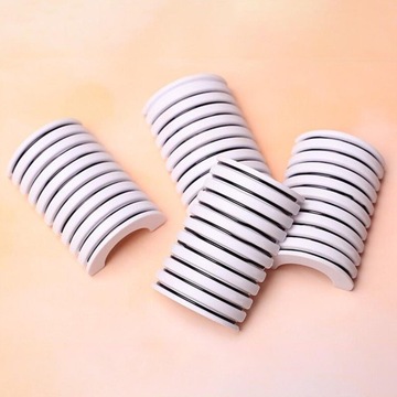 10 самоклеящихся полосок клея для ресниц, клей не требуется.