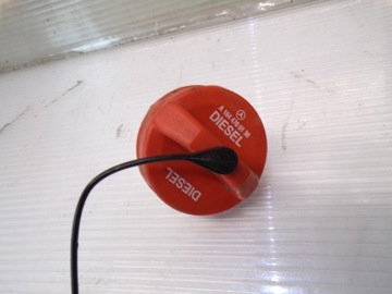 ZÁCPA  PLNĚNÍ PALIVA MERCEDES W164 ML X164 GL W251 R