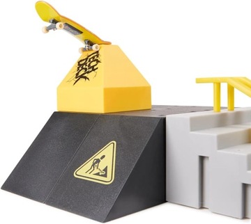 TECH DECK FINGERBOARD Почти рампа PYRAMID SHREDDER