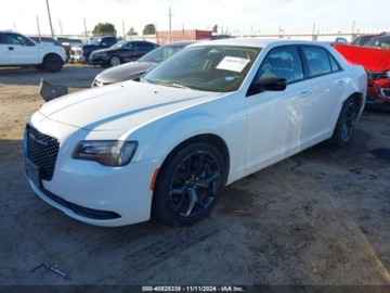 Chrysler 300C II 2021 Chrysler 300 2021r., 3.2l, od ubezpieczalni 3.2 Benzyna 392KM, zdjęcie 2