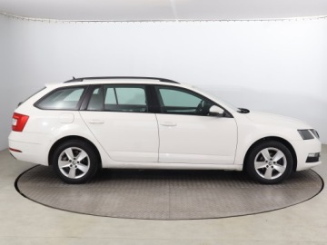 Skoda Octavia III Kombi Facelifting 1.6 TDI 115KM 2019 Skoda Octavia 1.6 TDI, Salon Polska, zdjęcie 5