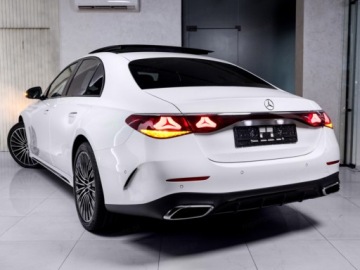 Mercedes Klasa E W214 Sedan 2.0 220d 197KM 2025 E Klasa 220 d 4-Matic AMG 2.0 197KM 2025, zdjęcie 1