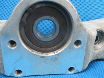 ПОЛКА ПЕРЕДНЯЯ НИЖНЯЯ РЫЧАГ PIAGGIO MP3 400