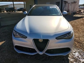 Alfa Romeo Giulia II Sedan Facelifting 2.0 Turbo 280KM 2022 Alfa Romeo Giulia Alfa Romeo Giulia, od ubezpieczyciela 2.0 Benzyna 280KM, zdjęcie 1