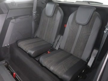 Peugeot 5008 II Crossover Facelifting 1.5 BlueHDi 130KM 2023 Peugeot 5008 1.5 BlueHDi, Salon Polska, zdjęcie 17