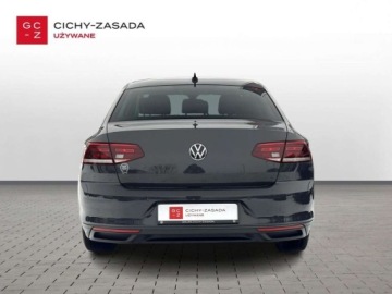 Volkswagen Passat B8 Limousine Facelifting 2.0 TDI SCR 150KM 2021 Volkswagen Passat VatMarzaVirtual CockpithakACC kameraod DealeraRata od 90, zdjęcie 5