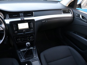 Skoda Superb II Outdoor 2.0 TDI CR DPF 170KM 2014 Skoda Superb 2.0 TDI, 167 KM, Navi, Klima, zdjęcie 7