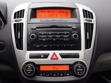 Kia Ceed I Hatchback 1.6 CRDi 115KM 2007 Kia Ceed 1.6 CRDi, Klima, Klimatronic, zdjęcie 11